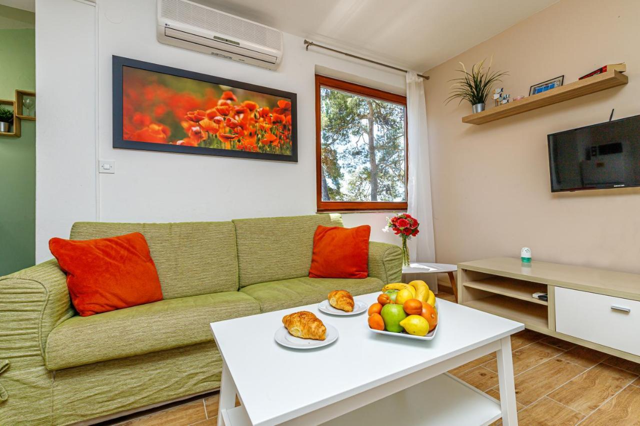 Al Mare Apartments Rovinj Exterior photo