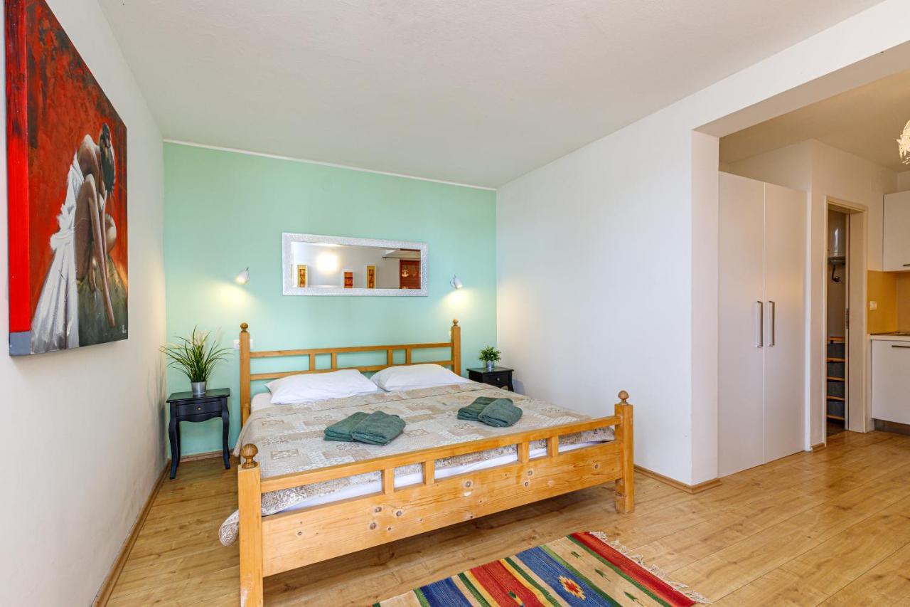 Al Mare Apartments Rovinj Exterior photo