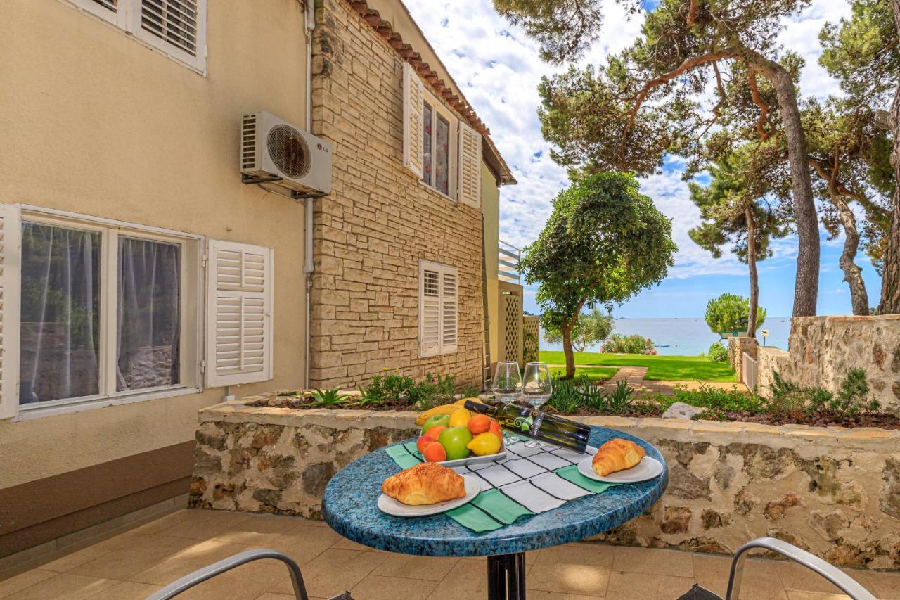 Al Mare Apartments Rovinj Exterior photo