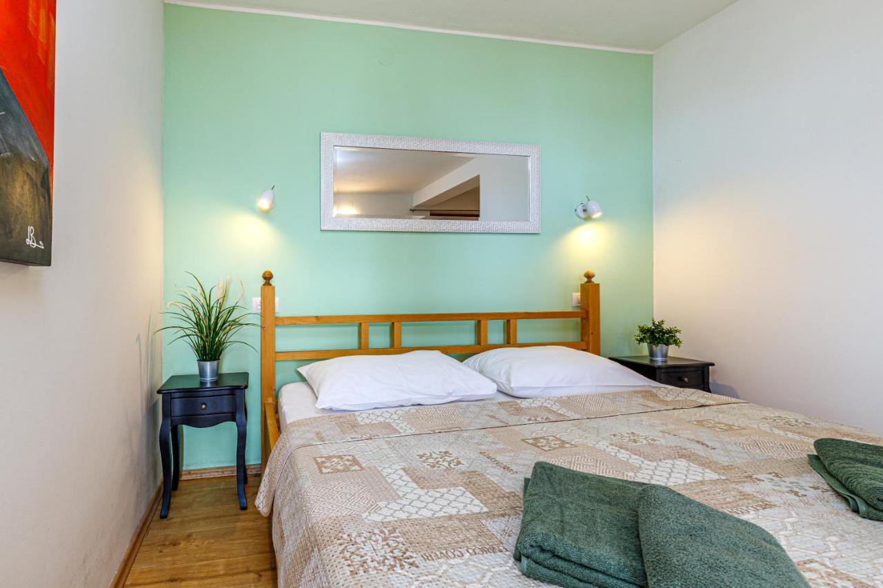 Al Mare Apartments Rovinj Exterior photo